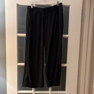 Athleta Wide Leg Back Cropped Pants